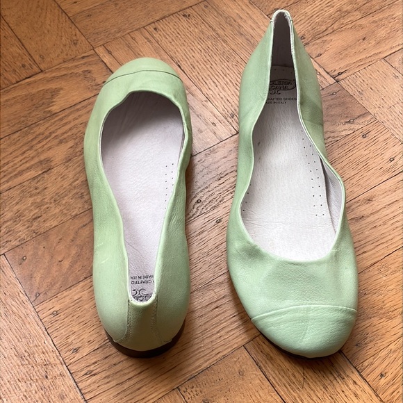 EUC Buttery Leather Calzoleria Toscana Cap-Toe Flats women size 39 - Picture 9 of 12